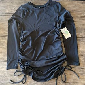 Iris size M black, body con dress. Never worn.